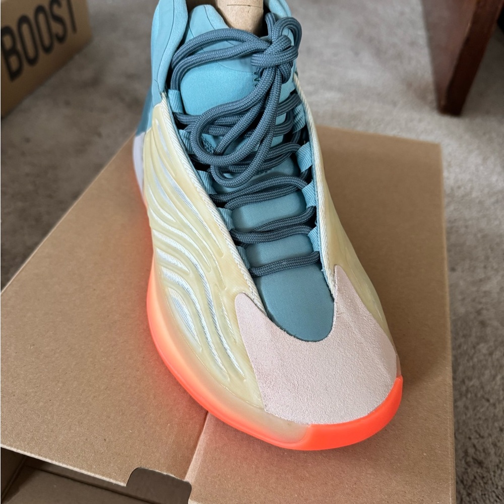 Yeezy Hi-Res Coral Basketball NWT